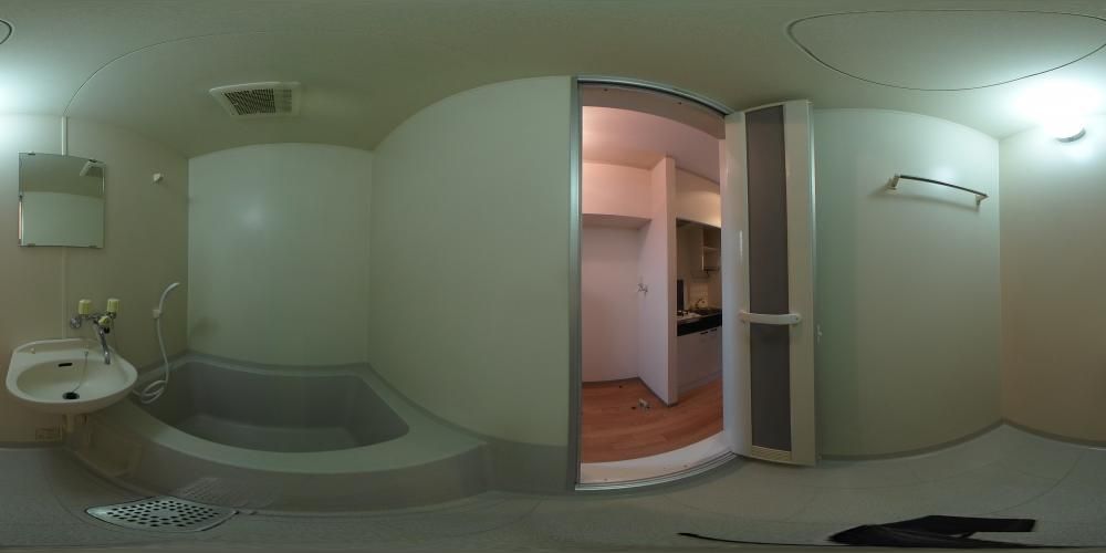 �o�X���[��