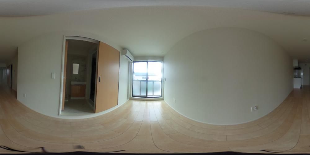 ���r���O