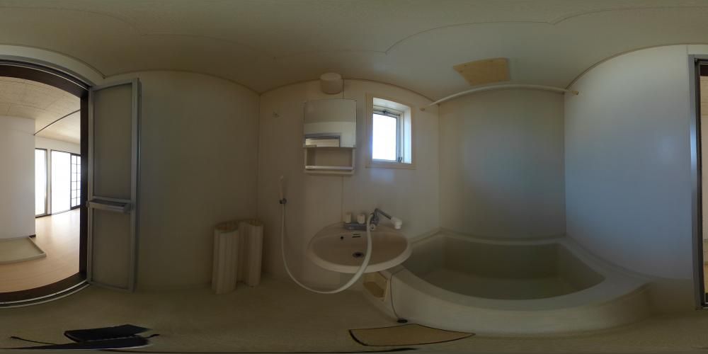 �o�X���[��