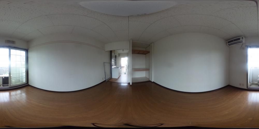�m��